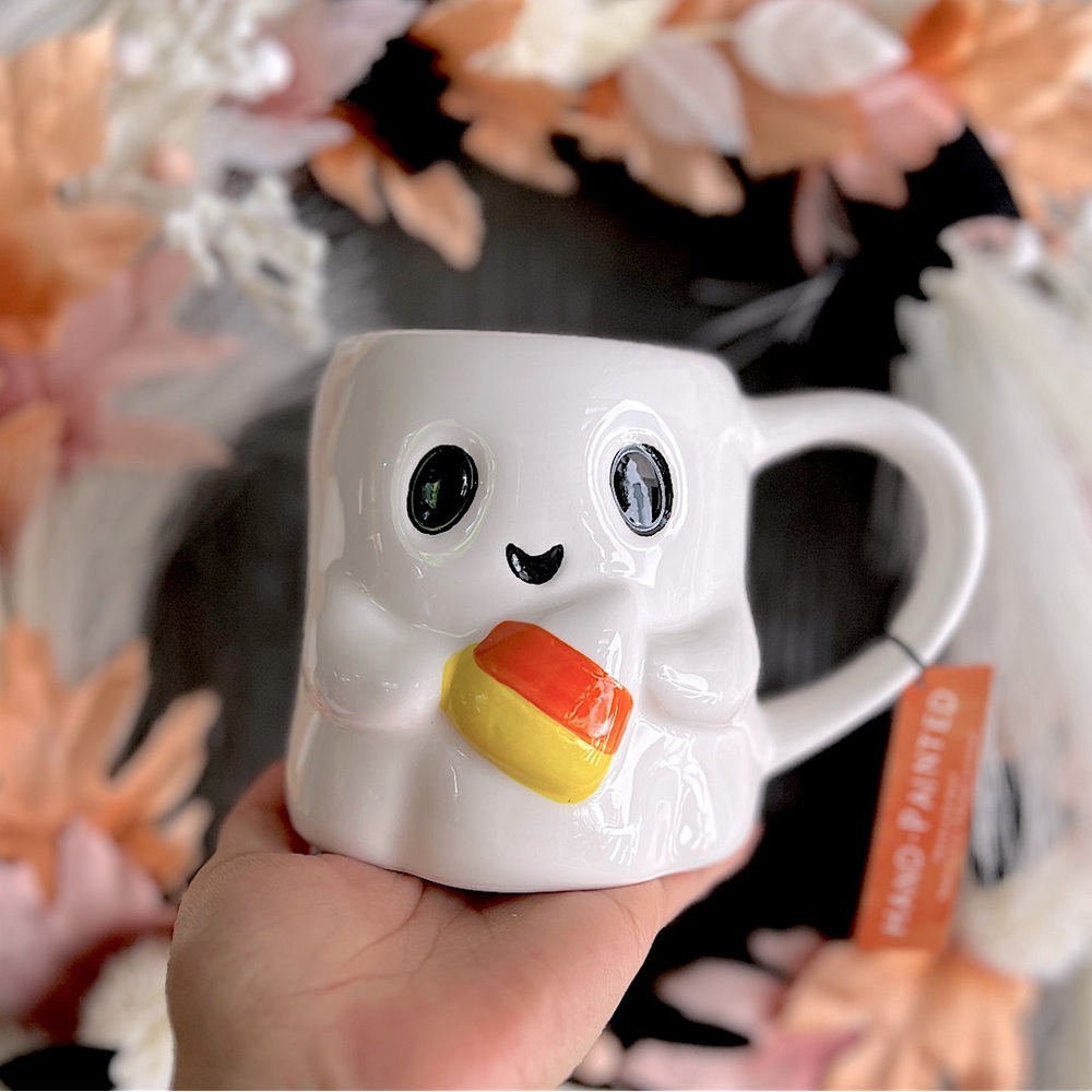 ✨NEW👻Viral Ghost holding Candy Corn Mug🎃